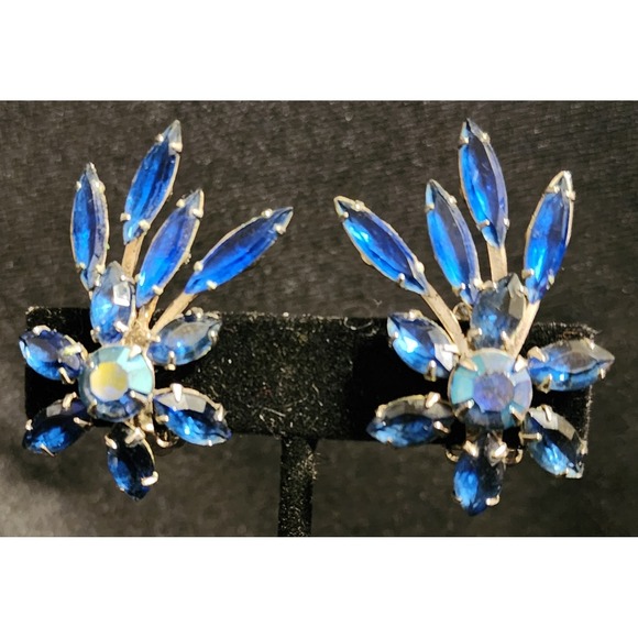 Judy Lee Jewelry - VTG Judy Lee Sapphire Blue Aurora Borealis Crystal Flower Clip On Earrings